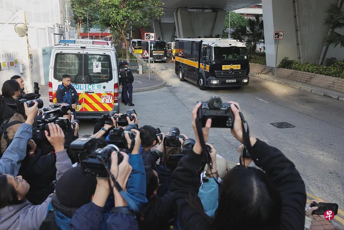 串谋勾结外国势力罪成,黎智英被判20年有期徒刑(组图) - 3