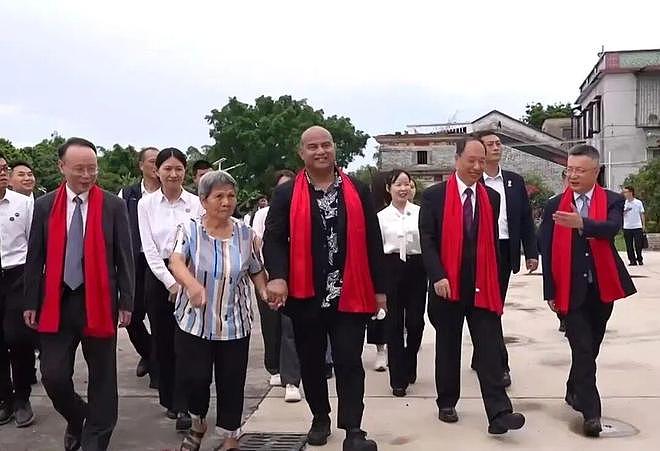 有华人血统，瑙鲁总统阿迪昂在广东访亲过年（组图） - 2
