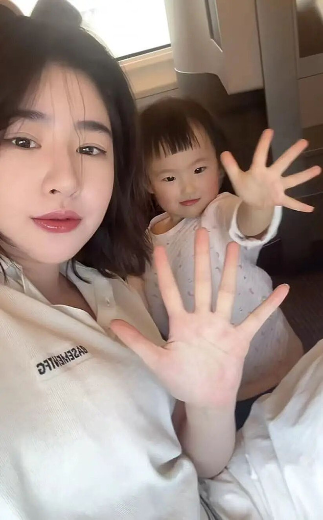 黄一鸣直播中途崩溃大哭，她可不止一次这样了（组图） - 5
