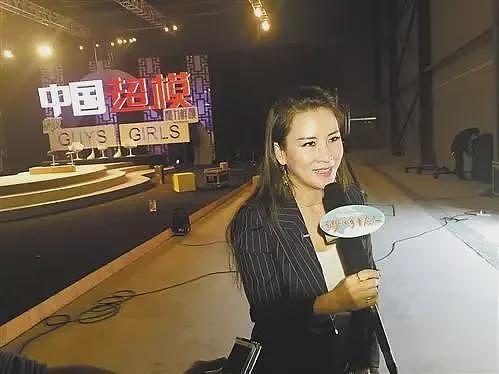 从重庆小巷走上名利场顶端,她是第二个邓文迪(组图) - 7