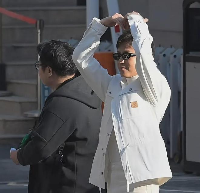 春晚联排百态！李健享受开车进场，沙溢尴尬跛脚，梁家辉冷脸饭撒（组图） - 12