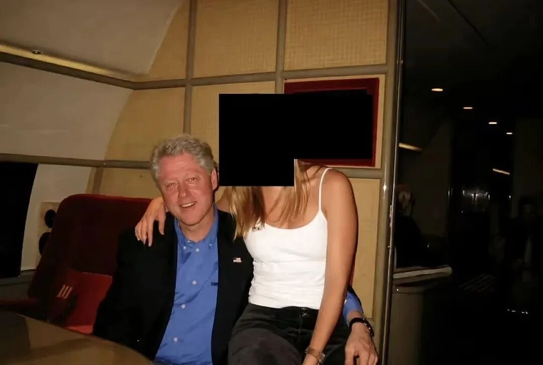 爱泼斯坦案再爆惊雷!成龙电影导演牵涉其中,女演员曝片场不堪细节,特朗普妻子意外“躺枪(组图) - 18