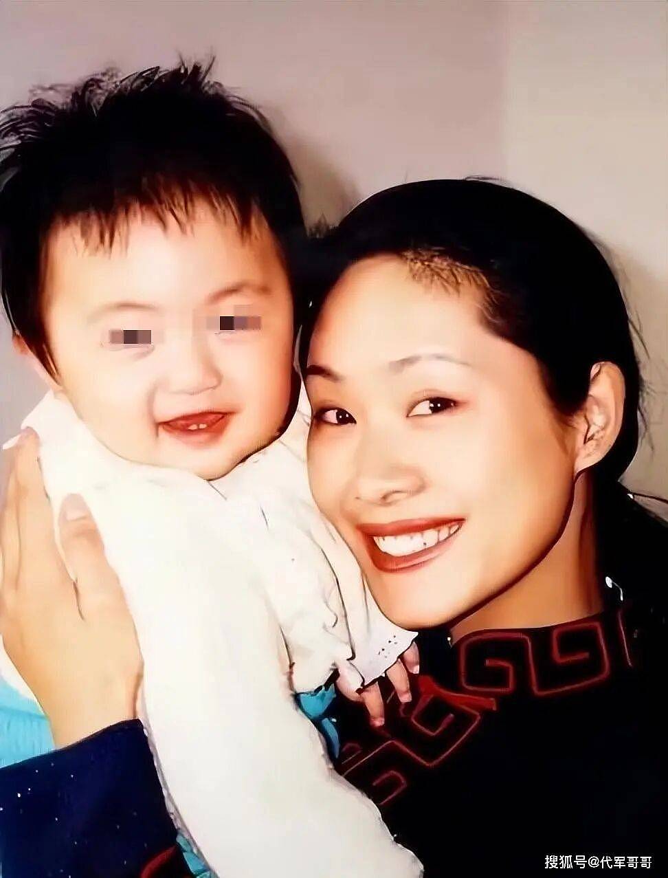 59岁于文华近况曝光！离婚后带女儿嫁给粉丝，如今尽情享受田园生活（组图） - 4