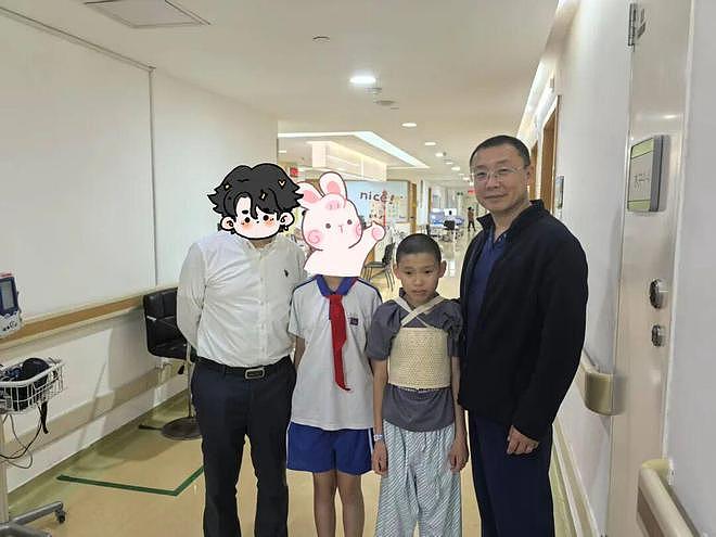 广东14岁男孩半年长胖20斤，得知原因后网友哭了！（组图） - 17