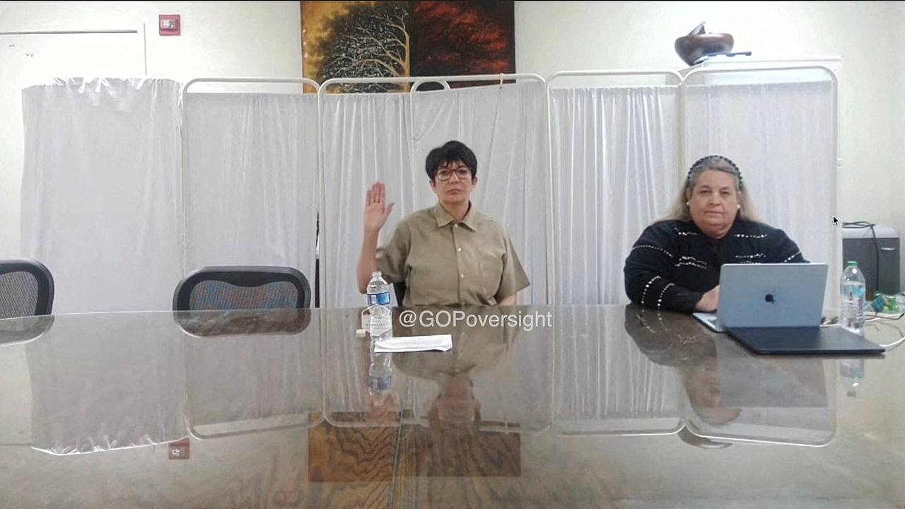 爱泼斯坦前女友国会拒回应，称获特朗普赦免才爆料（组图） - 1