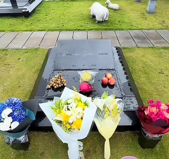 大S结婚4周年具俊晔守墓一整天,将红酒和蛋糕放在墓碑上(组图) - 3