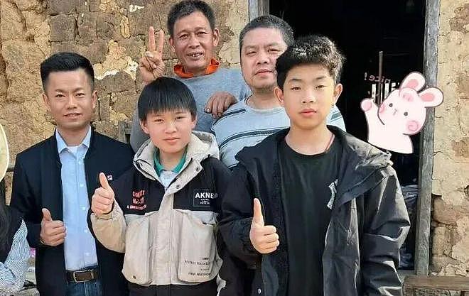 广东14岁男孩半年长胖20斤，得知原因后网友哭了！（组图） - 19
