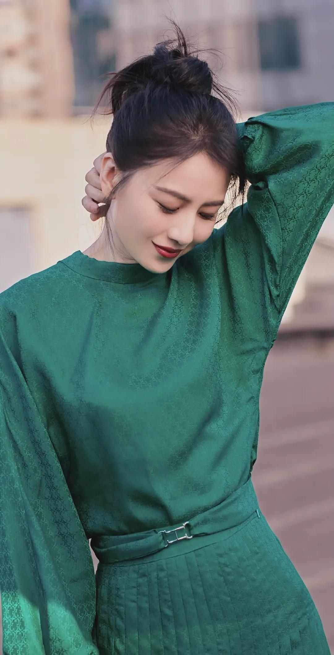 【美女】写真集——气质美女（组图） - 18