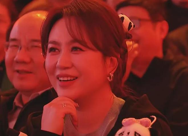 央视电影活动名场面!明星站位太讲究,朱一龙让位,易烊千玺C位(组图) - 34
