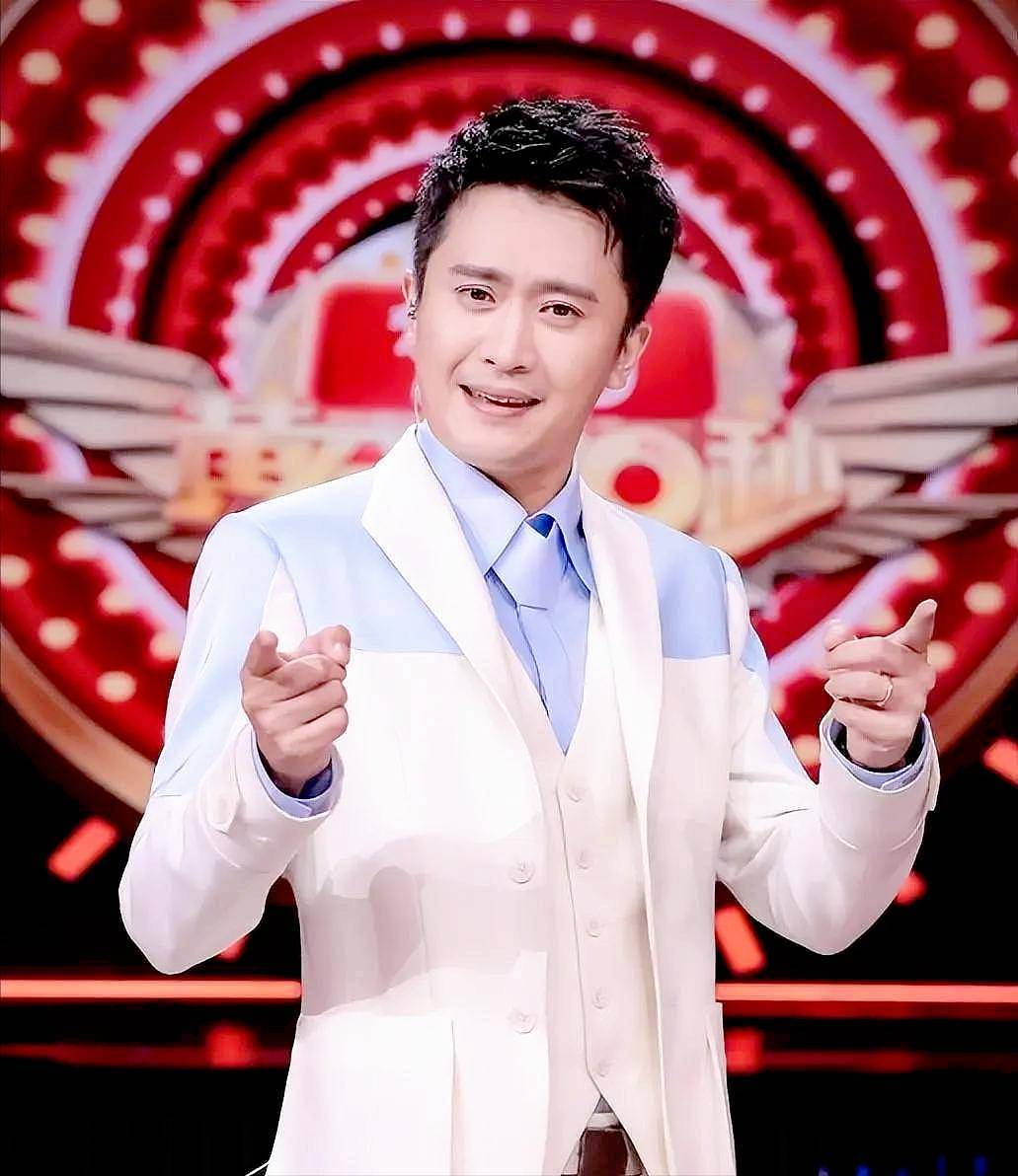 杨帆为何总担任春晚分会场主持人？他仍没有编制（组图） - 6