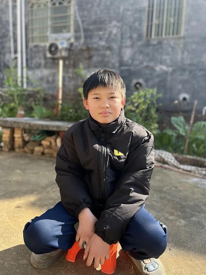 广东14岁男孩半年长胖20斤，得知原因后网友哭了！（组图） - 18