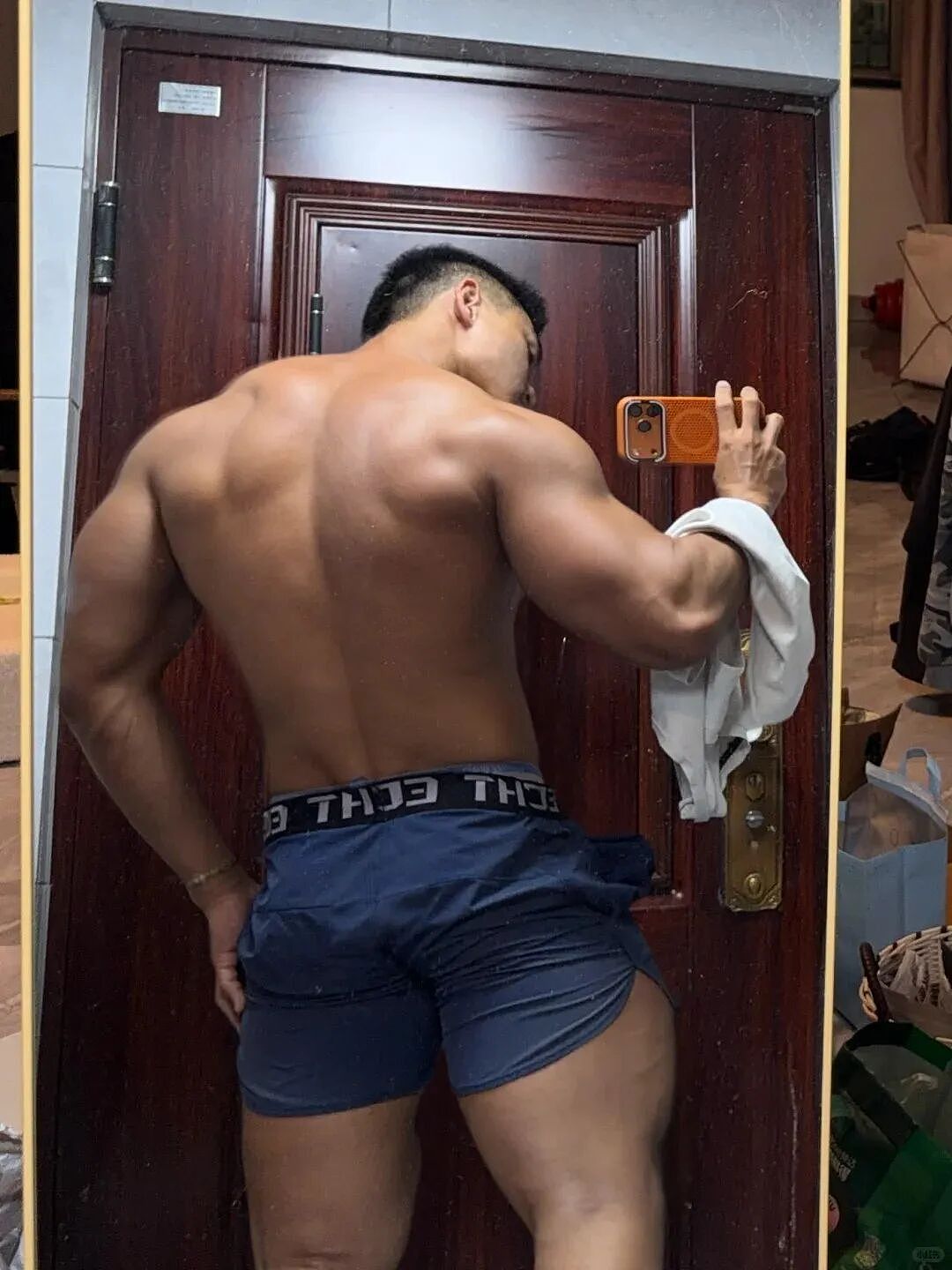 【帅哥】32岁重庆健身直男,狂刷夏天清凉装,这网纱背心帅到没人敢搭讪,硕大胸肌很炸裂(组图) - 4