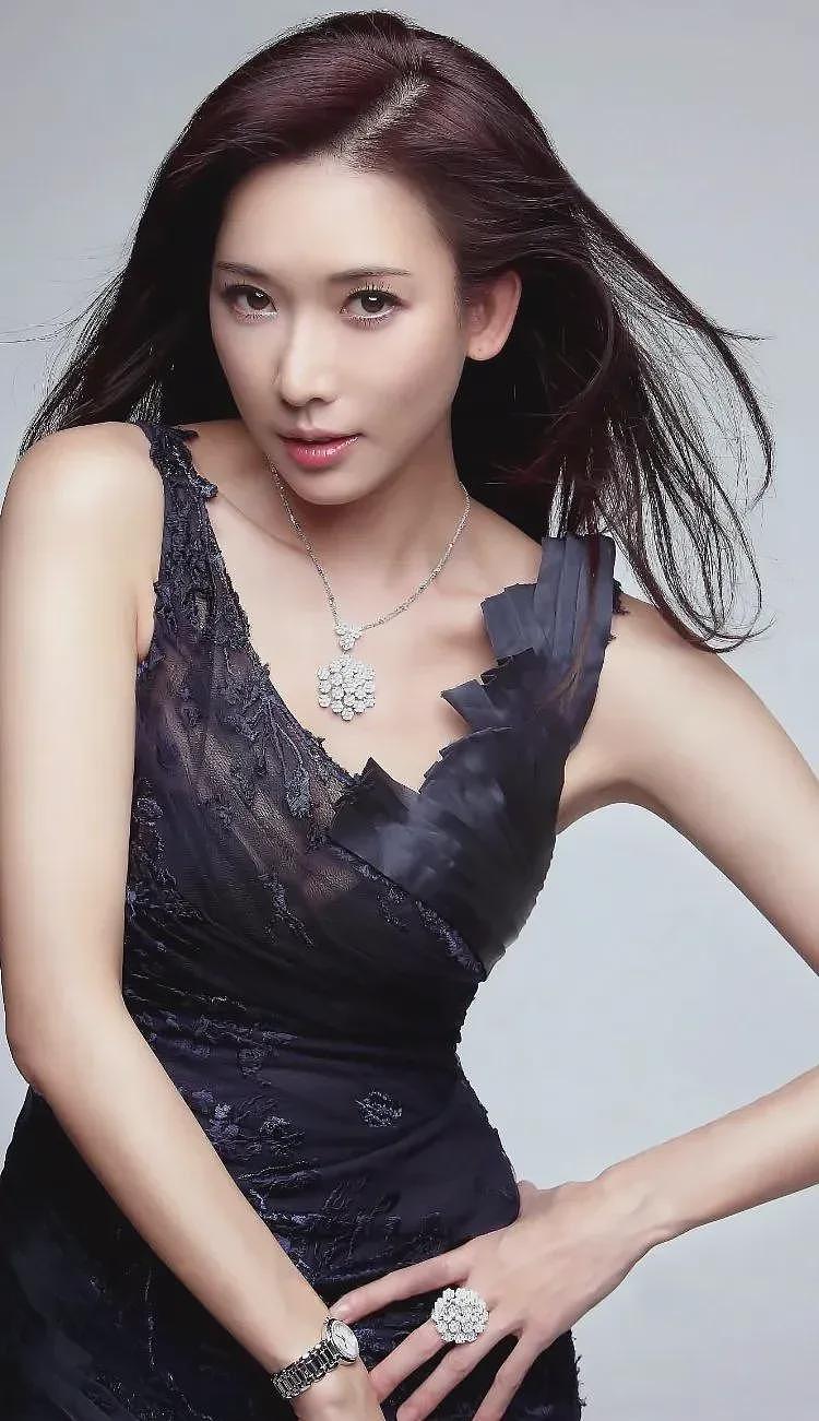 【美女】写真集——气质美女（组图） - 30