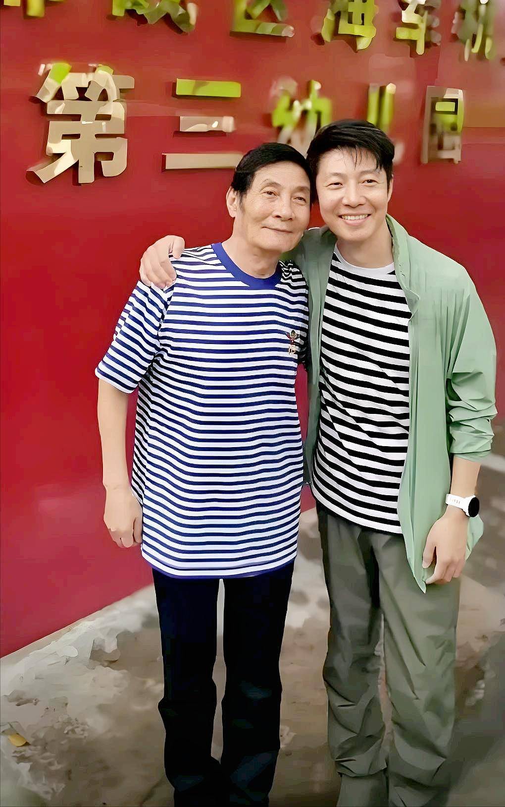 撒贝宁将第10次主持央视春晚!母亲离世,妹妹未婚(组图) - 8