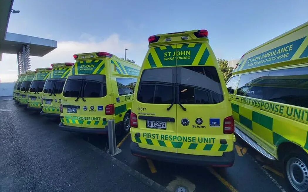 奥克兰男子家中死亡，救护车迟到100分钟；纽航空乘罢工，44个航班取消；新西兰苹果被非法种植，中国最高法院出手（组图） - 3