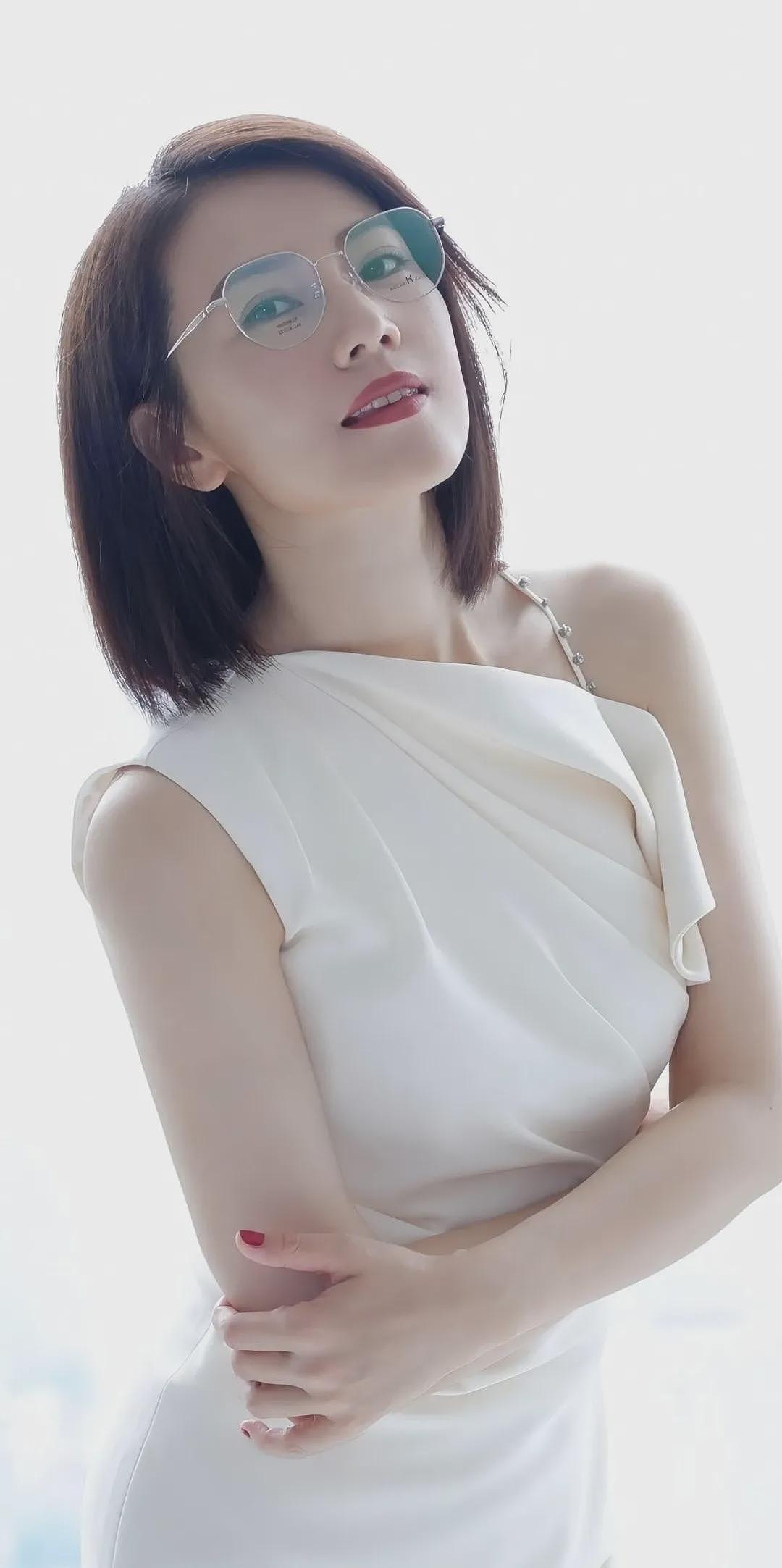 【美女】写真集——气质美女（组图） - 12
