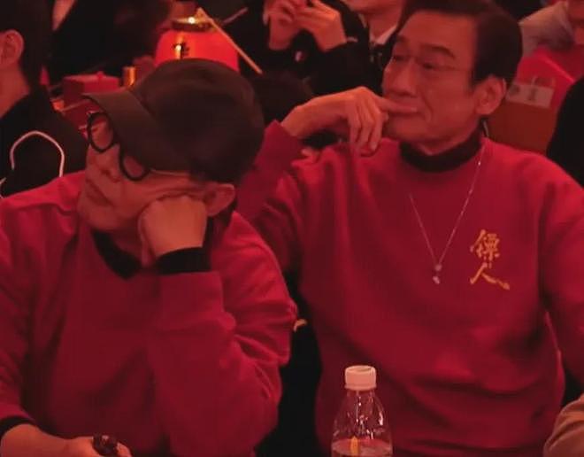 央视电影活动名场面!明星站位太讲究,朱一龙让位,易烊千玺C位(组图) - 35