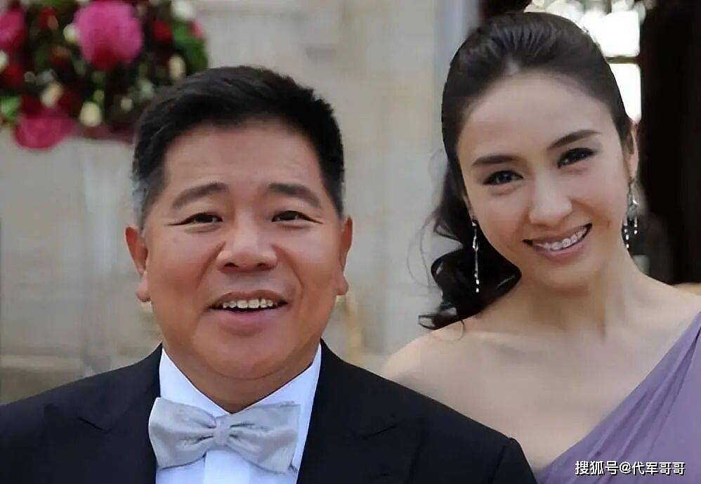 54岁黎姿近况曝光!嫁大15岁残疾富豪生3个女儿,如今成人生赢家(组图) - 5