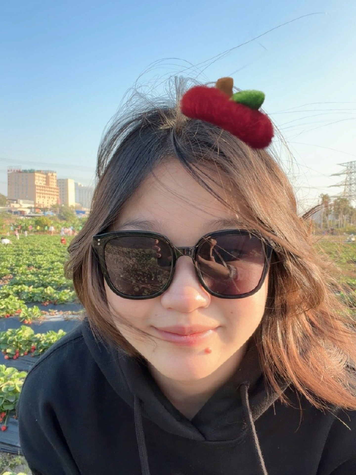 全红婵杂志封面首秀,双辫冷脸造型展现成熟新风格!网友直呼:长大了(组图) - 5