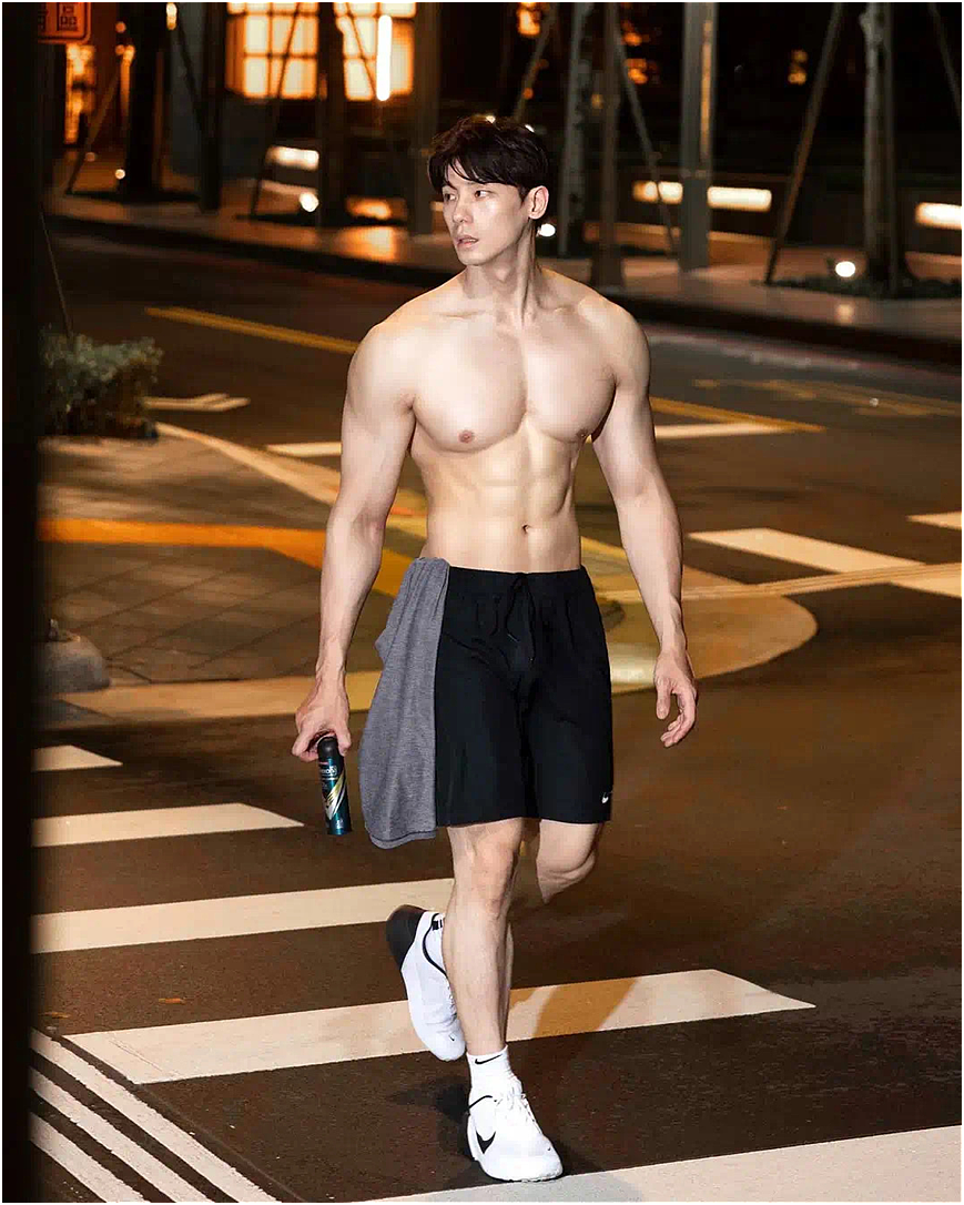 【帅哥】32岁健身“师奶杀手”,台湾版的许光汉,双开门拉丝胸大肌,亲自下厨,观众看都看饱了(组图) - 5
