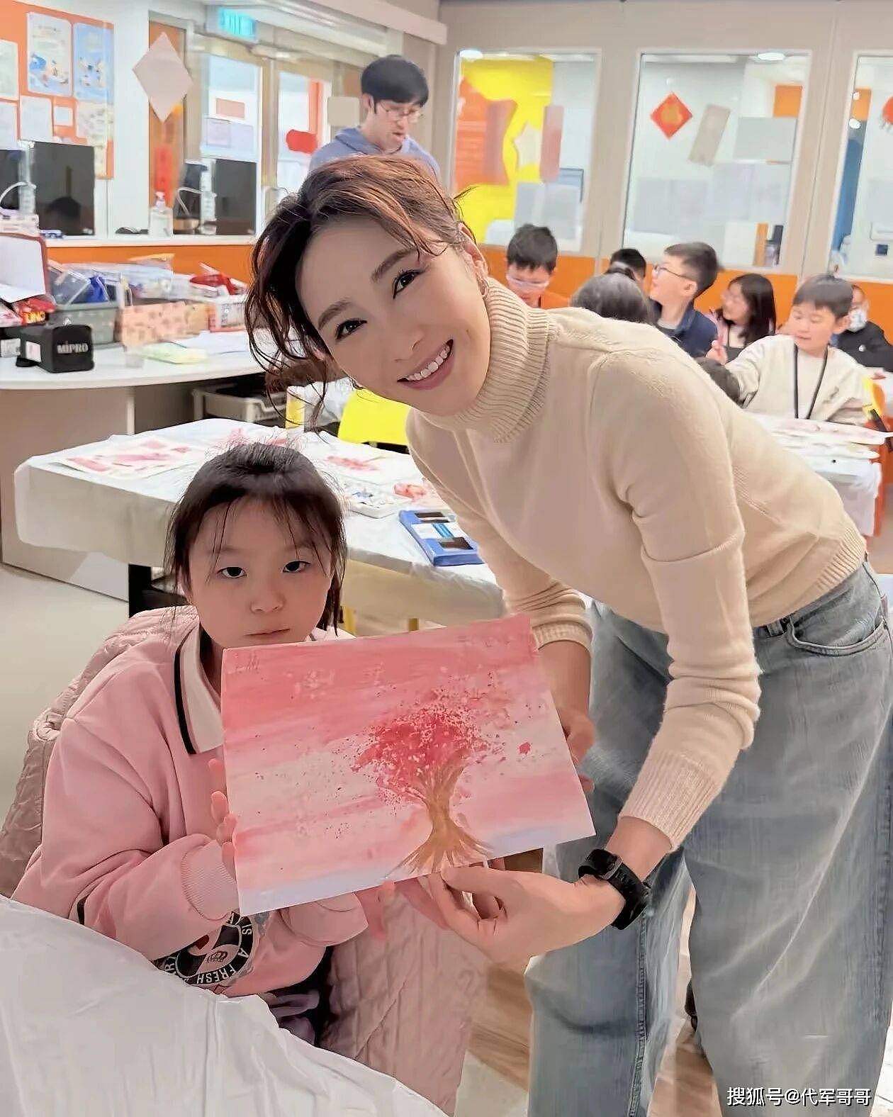 54岁黎姿近况曝光!嫁大15岁残疾富豪生3个女儿,如今成人生赢家(组图) - 8