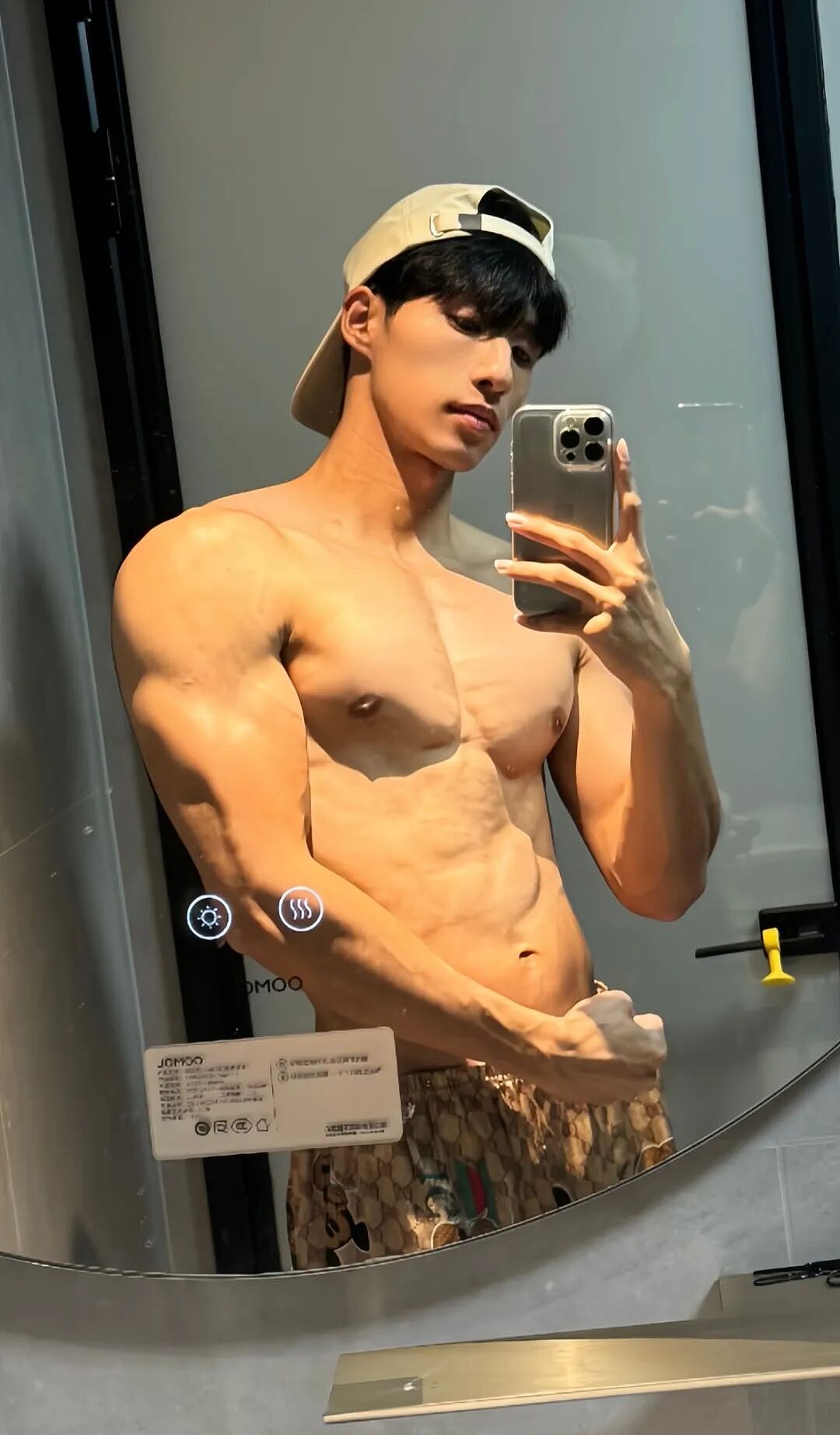 【帅哥】山东硬汉擦边男学长!粗腿大包发育的太好了....(组图) - 8