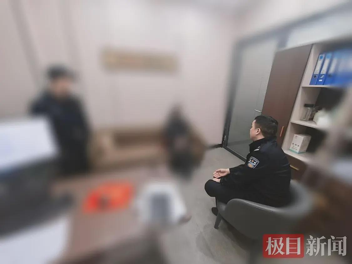 女子拖行李箱取现240万要“投资”，银行拖延报警（图） - 1
