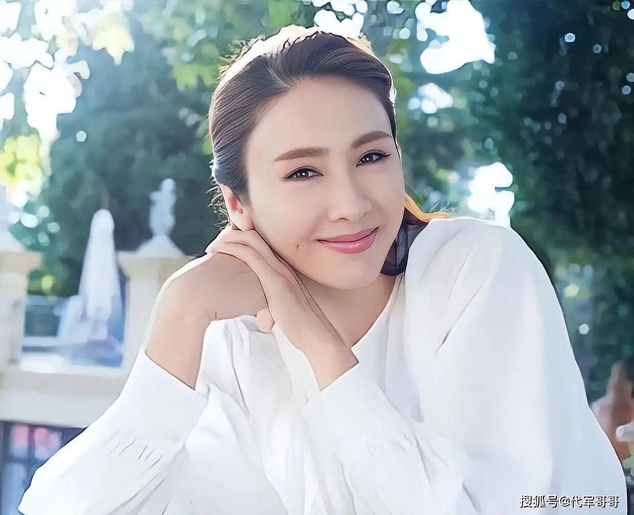 54岁黎姿近况曝光!嫁大15岁残疾富豪生3个女儿,如今成人生赢家(组图) - 10