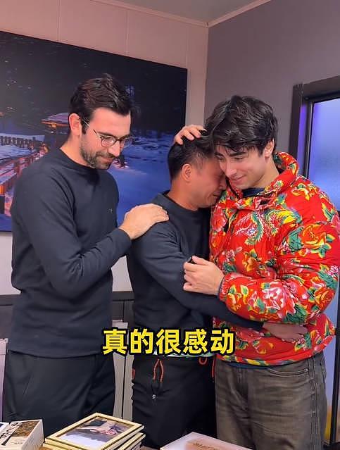两位外国友人从海南打车到哈尔滨，4天开了约4000公里，司机：我的人生变得不可思议（组图） - 2