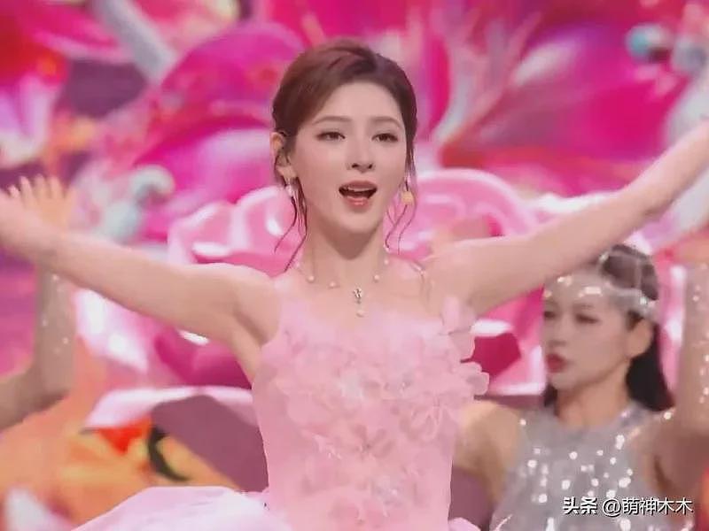 湖南卫视小年夜春晚遭吐槽!假唱穿帮、小品无聊,收视勉强破1%(组图) - 11