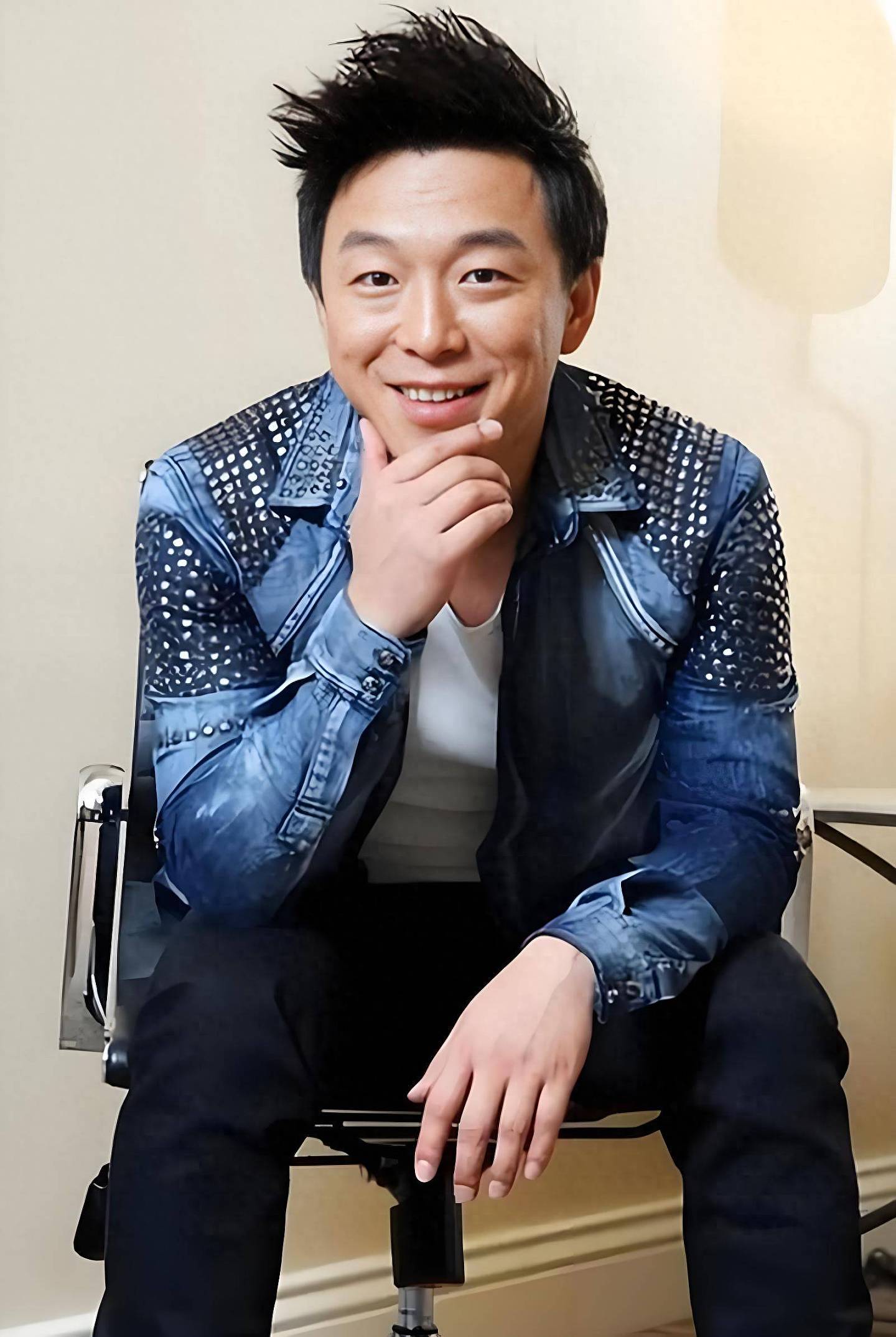 黄勃：接连将父母送养老院，父亲离世后，他与妻子有个泪奔的约定（组图） - 1
