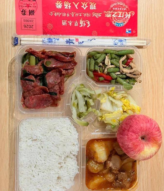 春晚幕后伙食曝光,明星彩排也吃盒饭....(组图) - 2