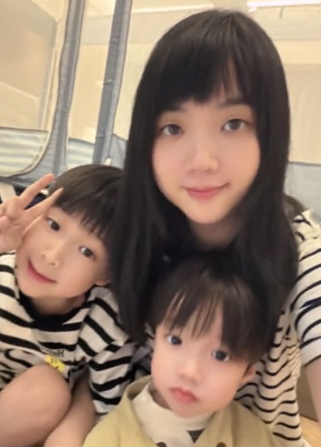 苏炳添妻子晒家庭合影,二儿子像爸爸格外帅气,林艳芳初恋脸好美(组图) - 7