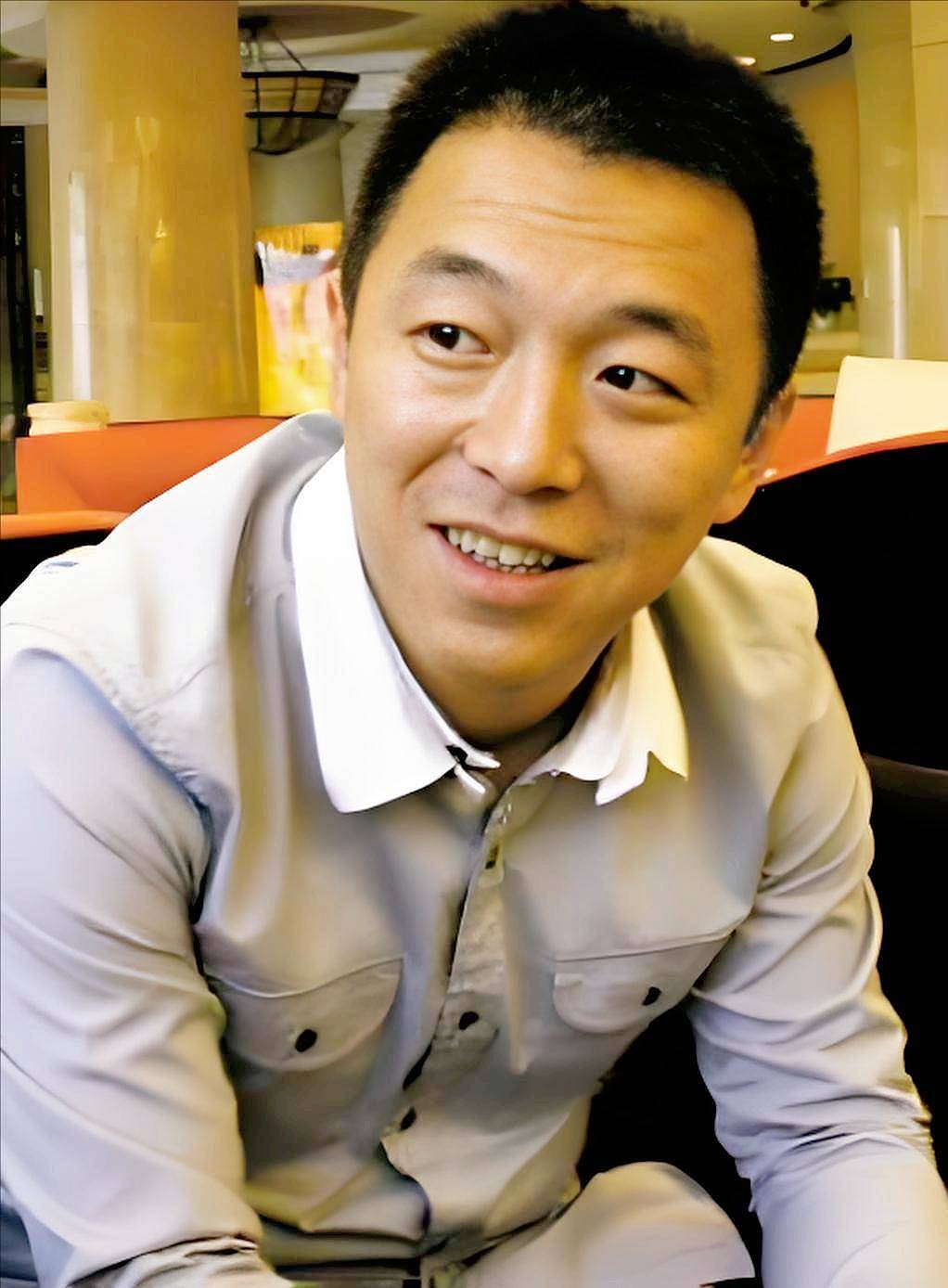 黄勃：接连将父母送养老院，父亲离世后，他与妻子有个泪奔的约定（组图） - 7