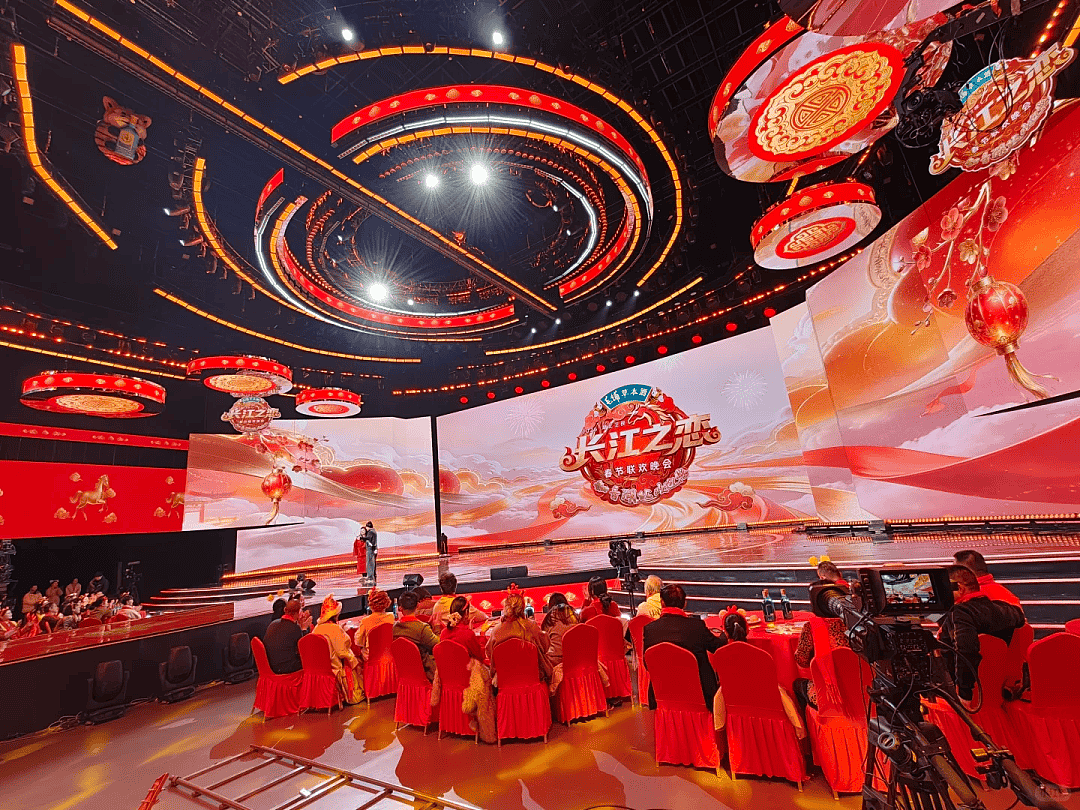 春晚幕后伙食曝光,明星彩排也吃盒饭....(组图) - 3
