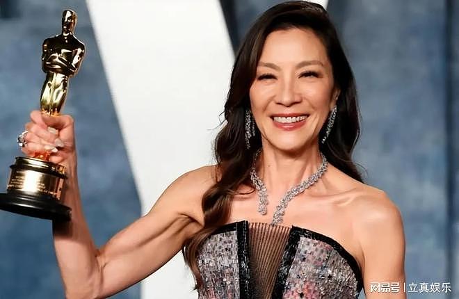 首位华裔女演员!杨紫琼获柏林电影节终身成就奖(组图) - 1
