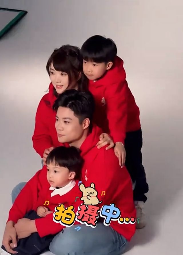 苏炳添妻子晒家庭合影,二儿子像爸爸格外帅气,林艳芳初恋脸好美(组图) - 6