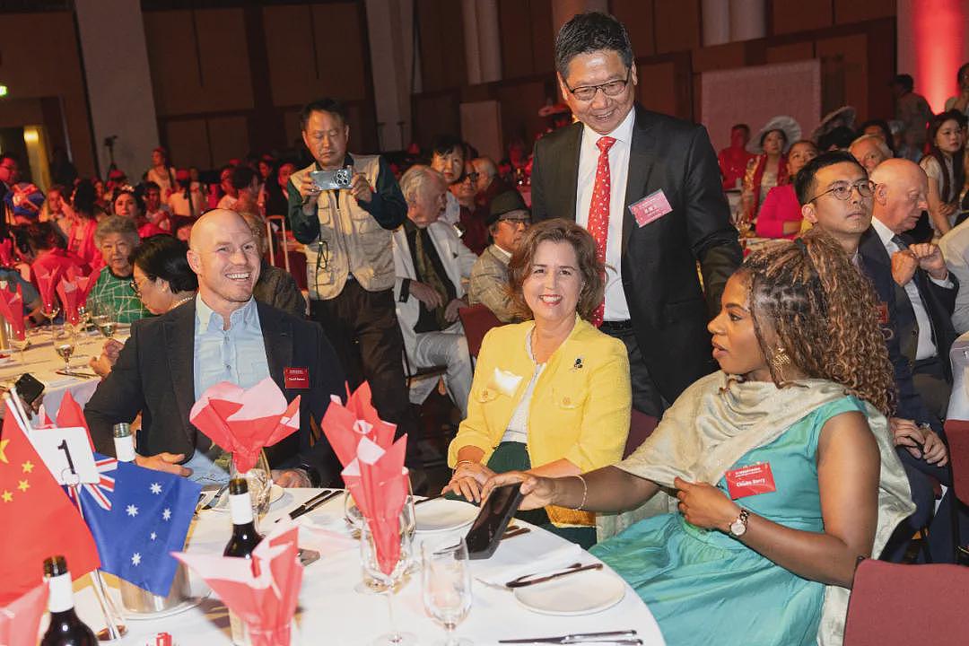 马驰堪京迎新春，文化交融谱华章 ——2026全澳华人国会春节联欢晚会在首都堪培拉成功举行（视频/组图） - 34