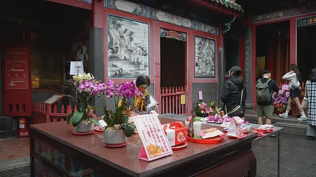 台湾Z世代:我们到庙里“拜月老”求K-pop演唱会门票(组图) - 8