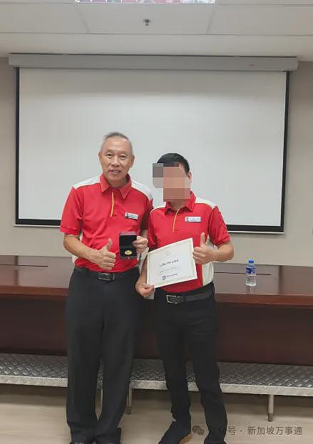 273万金条、100只劳力士…新加坡一公司年终奖壕无人性！网友：简历怎么投？（组图） - 8