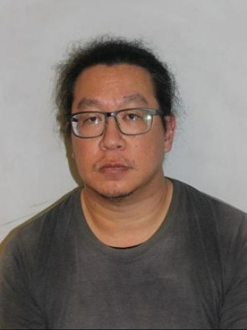 英国华裔男子性侵儿童判囚18年!曾任职小学及托儿所,犯罪近20载(组图) - 1