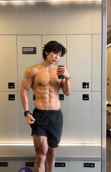 【帅哥】知乎高赞:送肌肉男朋友什么礼物最好?他是万万想不到,并陷入无法把控(组图) - 7