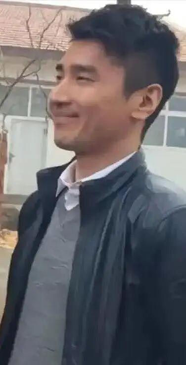 明星回村，全员“出厂设置”：任敏拔白菜，程莉莎赶大集，太真实（组图） - 20