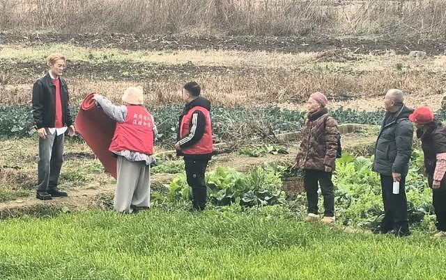 吴克群变“吴克穷”助农出圈，3万斤蔬菜1小时被抢空（组图） - 15