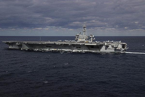 双航母压境！美国王牌尽出，伊朗手里的牌够打吗？（组图） - 1