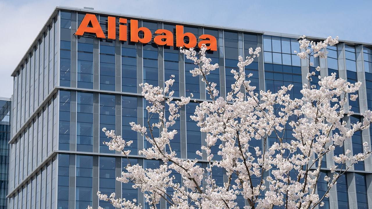美国将阿里巴巴及百度等列入中国涉军企业名单,公布后不久即撤回(组图) - 1