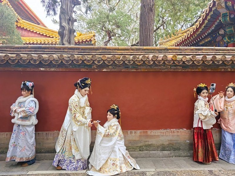 格格北京满街跑,中国年轻人疯了(组图) - 3
