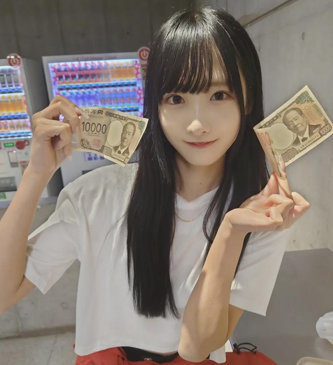 日本女爱豆没见着约好的资深中年男粉,担心其“孤独死“,组织粉丝疯狂寻人,结果哭笑不得...(组图) - 22