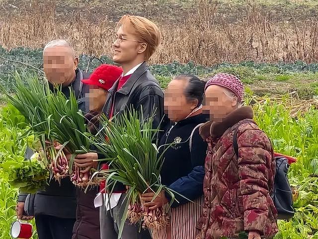 吴克群变“吴克穷”助农出圈，3万斤蔬菜1小时被抢空（组图） - 7