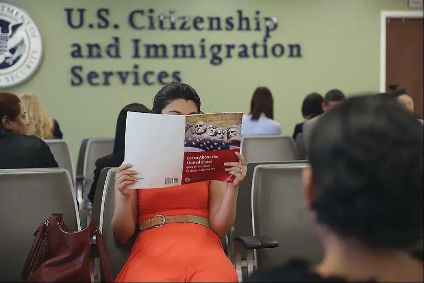 大规模“撤销国籍”真来了!大批专家已进驻80个办事处, 这几类公民首先被清算(组图) - 11